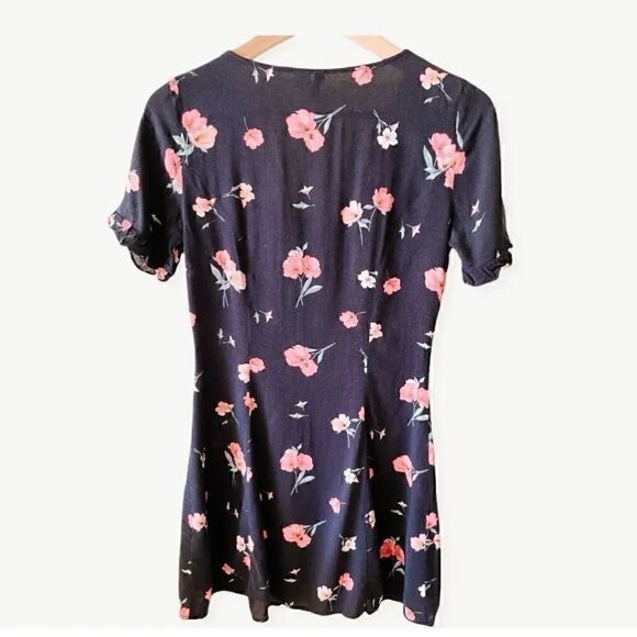 H&M Divided Black Floral Mini Button Front Short Sleeve Viscose Dress Sz 4 - Picture 2 of 5